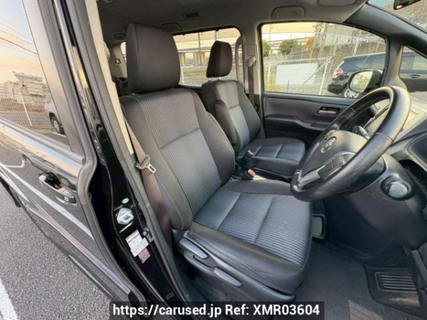 Used 2014 AT toyota voxy ZRR80W Image[13]