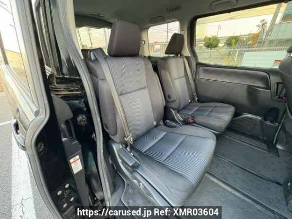 Used 2014 AT toyota voxy ZRR80W Image[15]