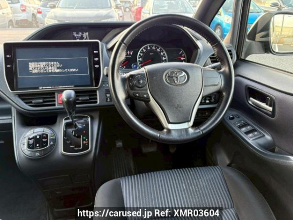 Used 2014 AT toyota voxy ZRR80W Image[21]