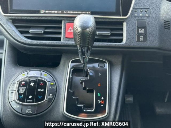 Used 2014 AT toyota voxy ZRR80W Image[28]