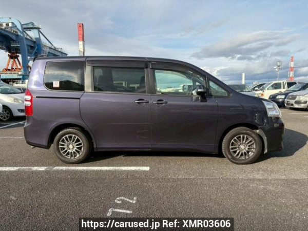 Used 2010 AT toyota noah ZRR70G Image[7]