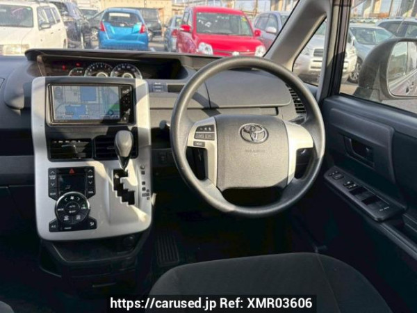 Used 2010 AT toyota noah ZRR70G Image[21]
