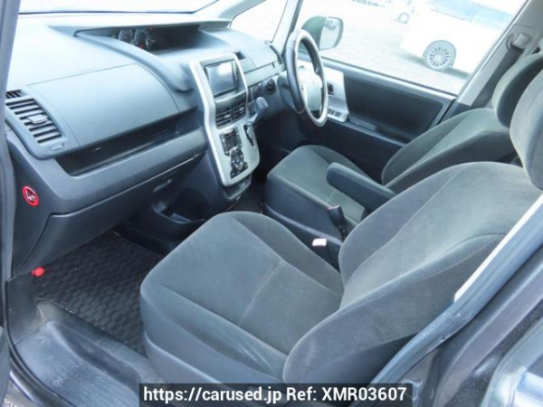 Used 2010 AT toyota noah ZRR70G Image[15]