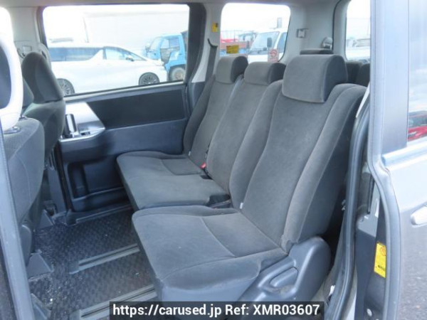 Used 2010 AT toyota noah ZRR70G Image[20]