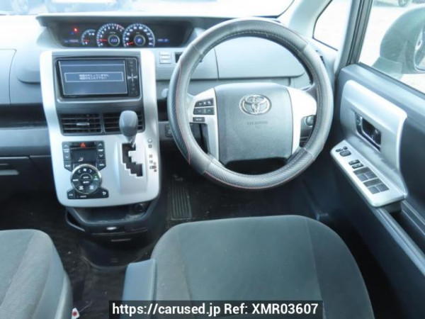 Used 2010 AT toyota noah ZRR70G Image[26]