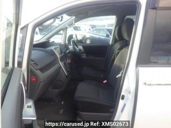 Used 2009 AT toyota voxy ZRR70W Image[12]