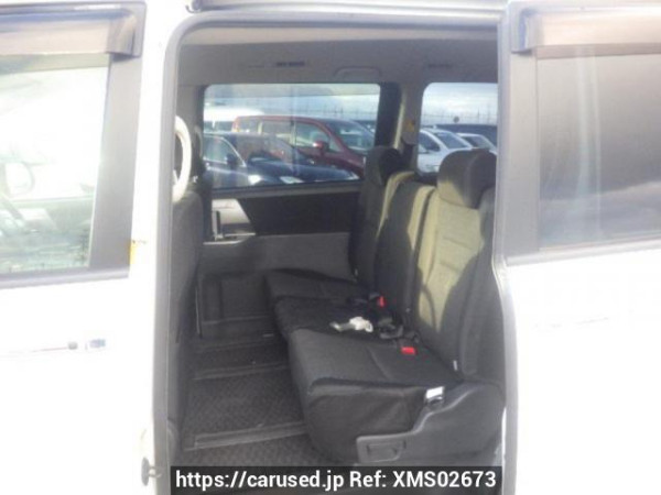 Used 2009 AT toyota voxy ZRR70W Image[14]
