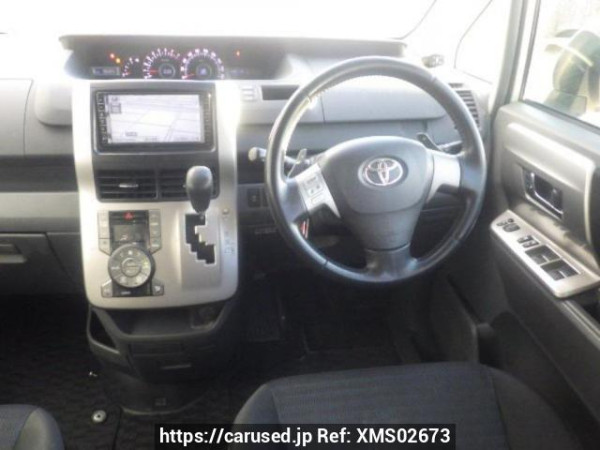 Used 2009 AT toyota voxy ZRR70W Image[18]