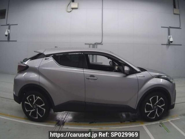 Used 2017 AT toyota c-hr ZYX10 Image[1]