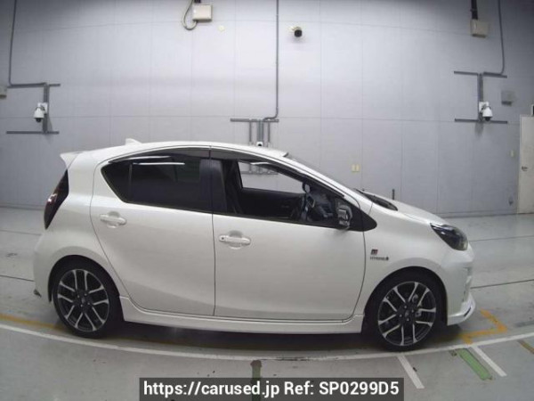Used 2019 AT toyota aqua NHP10 Image[2]