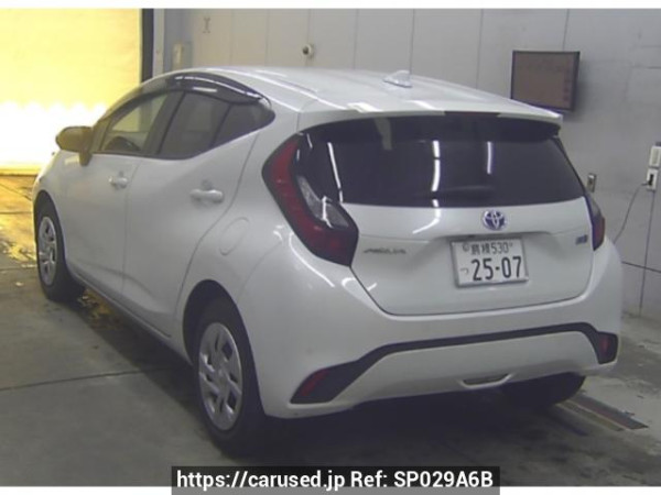 Used 2022 AT toyota aqua MXPK11 Image[1]