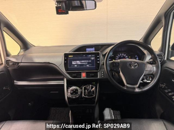 Used 2018 AT toyota voxy ZWR80W Image[1]