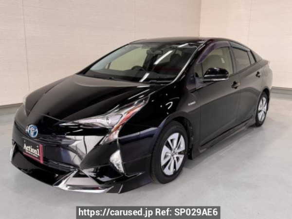Used 2017 AT toyota prius ZVW50 Image[0]