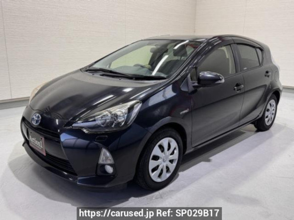 Used 2013 AT toyota aqua NHP10 Image[0]