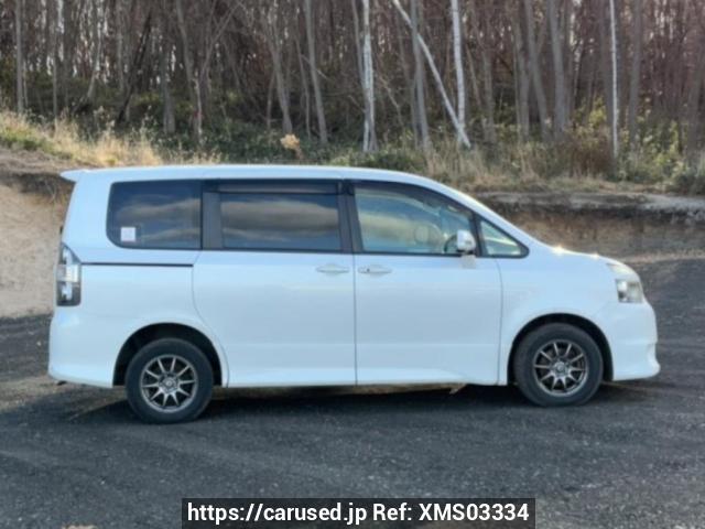 Comprar usado 2007 Toyota Voxy ZRR75W (XMS03334) - Carused.jp
