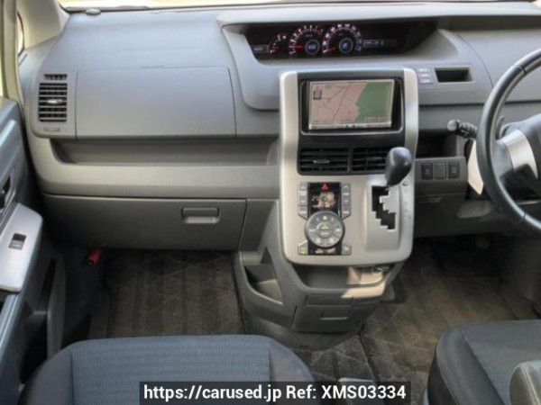 Used 2007 AT toyota voxy ZRR75W Image[18]