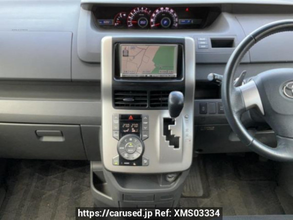 Used 2007 AT toyota voxy ZRR75W Image[21]