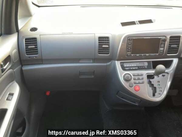 Used 2003 AT toyota wish ZNE10G Image[16]