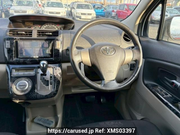 Used 2010 AT toyota passo-sette M502E Image[21]