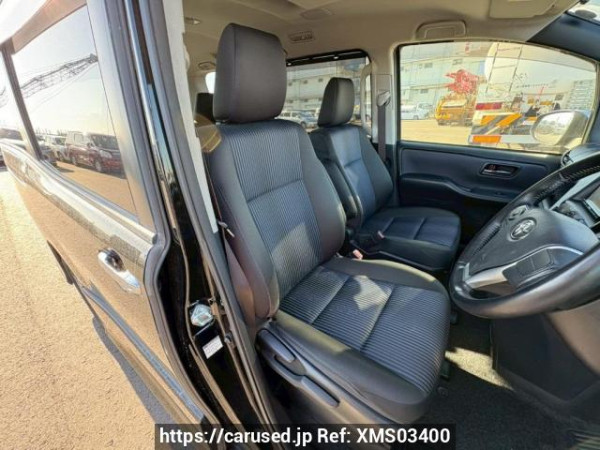 Used 2015 AT toyota voxy ZRR80W Image[12]
