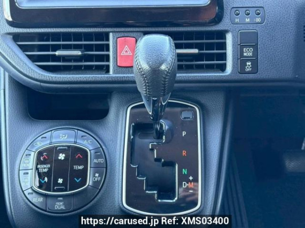 Used 2015 AT toyota voxy ZRR80W Image[27]