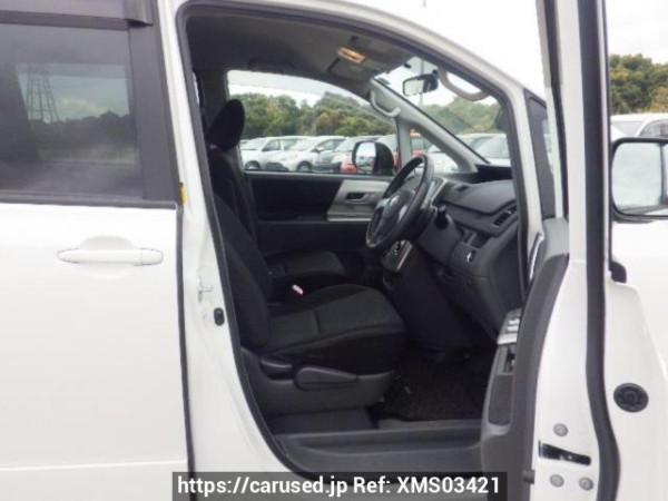 Used 2007 AT toyota voxy ZRR70W Image[11]