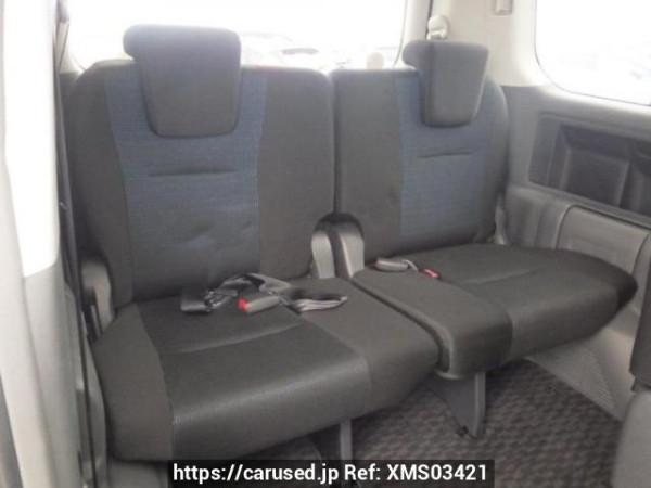 Used 2007 AT toyota voxy ZRR70W Image[15]