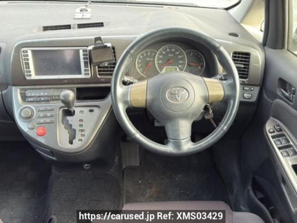 Used 2004 AT toyota wish ZNE10G Image[17]