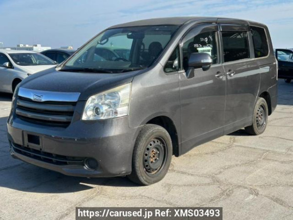 Used 2007 AT toyota noah ZRR70G Image[2]