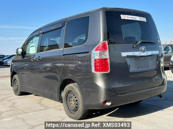 Used 2007 AT toyota noah ZRR70G Image[4]