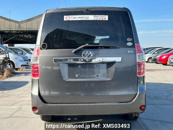 Used 2007 AT toyota noah ZRR70G Image[5]