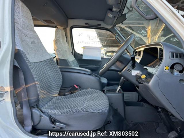 Used 2000 AT toyota hiace-wagon RZH111G Image[12]