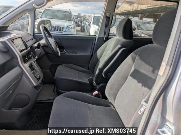 Used 2009 AT toyota noah ZRR70G Image[13]