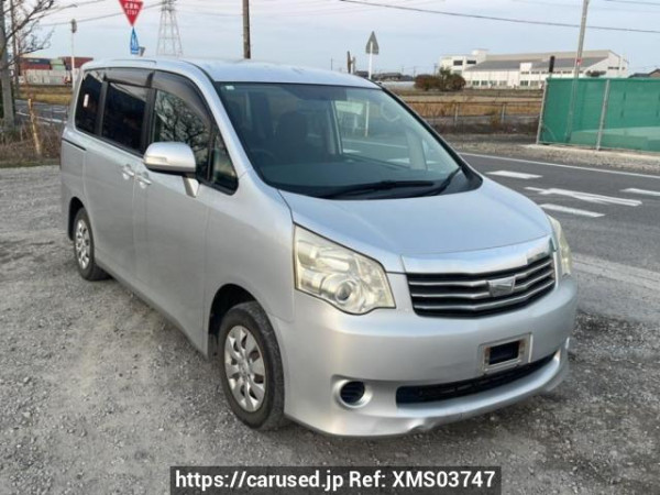 Used 2010 AT toyota noah ZRR70G Image[0]