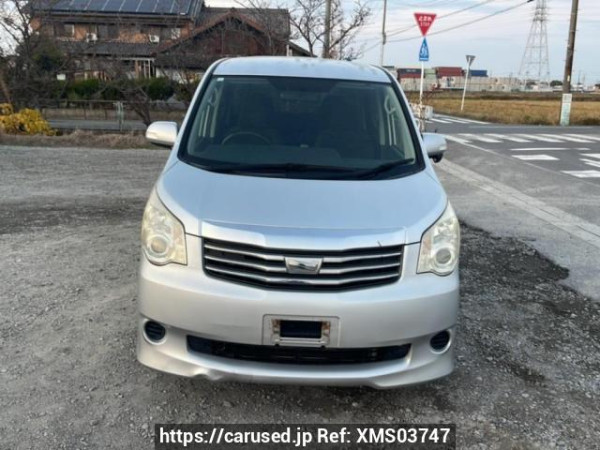 Used 2010 AT toyota noah ZRR70G Image[1]