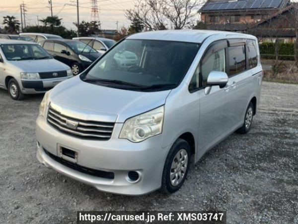Used 2010 AT toyota noah ZRR70G Image[2]