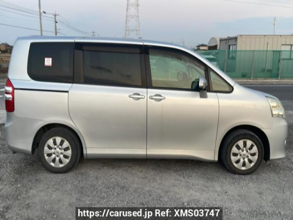Used 2010 AT toyota noah ZRR70G Image[7]