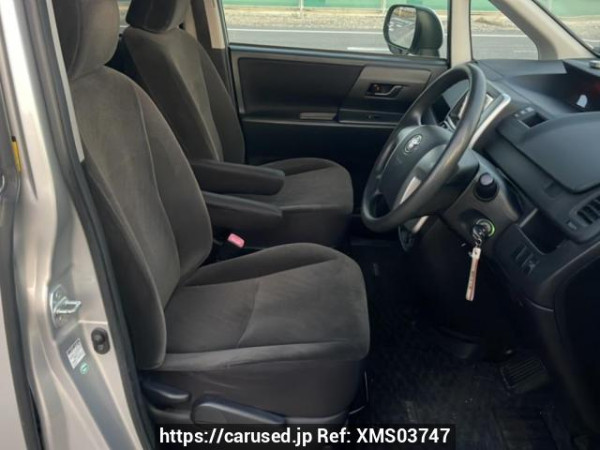 Used 2010 AT toyota noah ZRR70G Image[12]