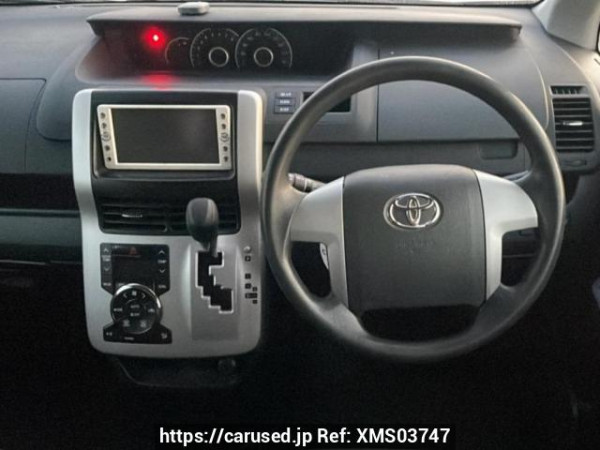Used 2010 AT toyota noah ZRR70G Image[19]