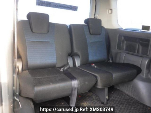 Used 2009 AT toyota voxy ZRR70W Image[15]