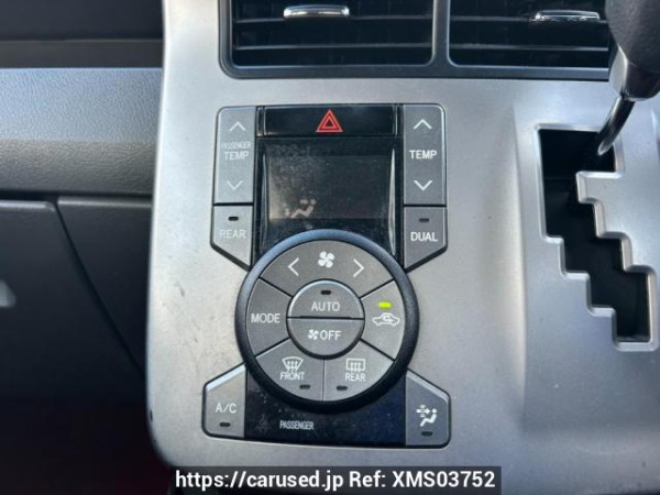 Used 2009 AT toyota noah ZRR70W Image[27]