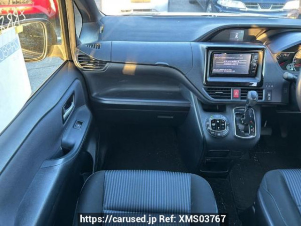 Used 2014 AT toyota voxy ZRR80W Image[20]