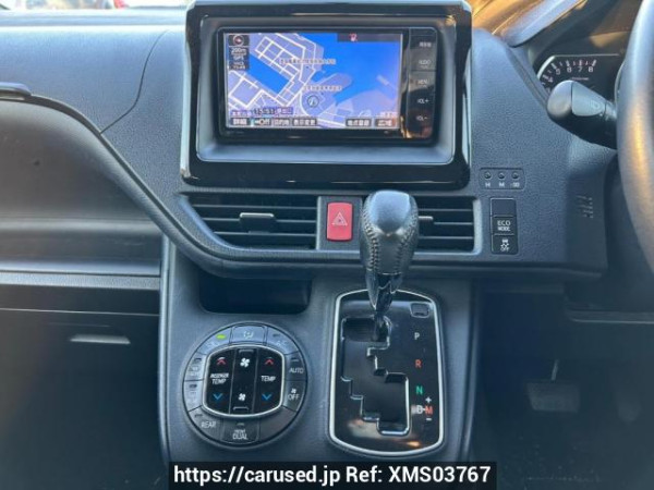 Used 2014 AT toyota voxy ZRR80W Image[24]