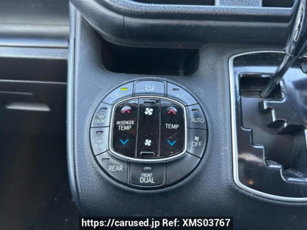 Used 2014 AT toyota voxy ZRR80W Image[27]