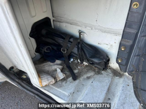 Used 2003 MT toyota hiace-van TRH112V Image[32]