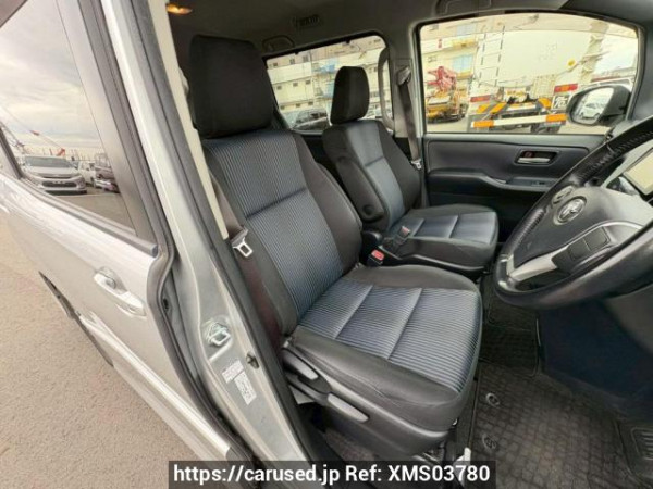 Used 2014 AT toyota voxy ZRR80W Image[12]