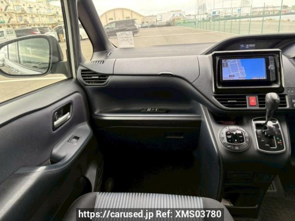 Used 2014 AT toyota voxy ZRR80W Image[20]