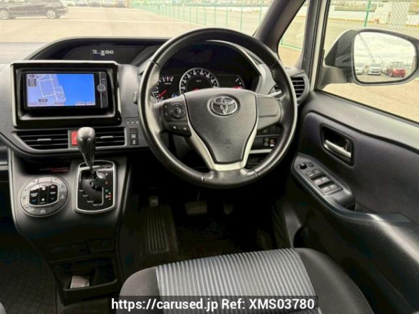 Used 2014 AT toyota voxy ZRR80W Image[21]