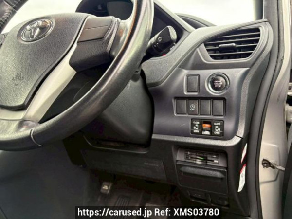 Used 2014 AT toyota voxy ZRR80W Image[29]