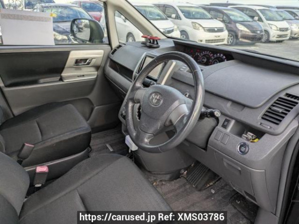 Used 2009 AT toyota voxy ZRR70W Image[11]